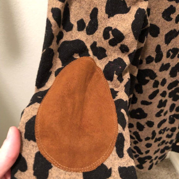 Pink Clover Animal Print Sweater - Picture 3 of 6